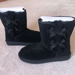 NEVER WORN SIZE 9 KOOLABURRA BY UGG||GREAT PRICE!!